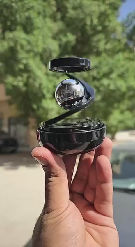 Solar-Powered Rotating Car Air Freshener & Aromatherapy Diffuser